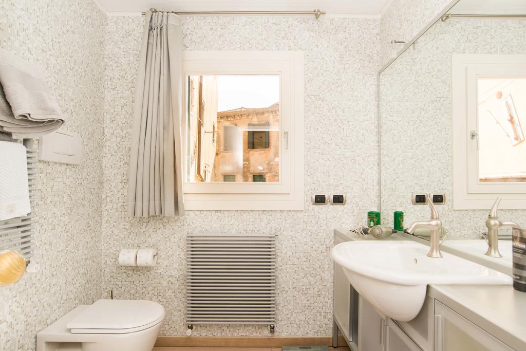 Ghetto Modern Apt For 4, Venice Lägenhet Exteriör bild